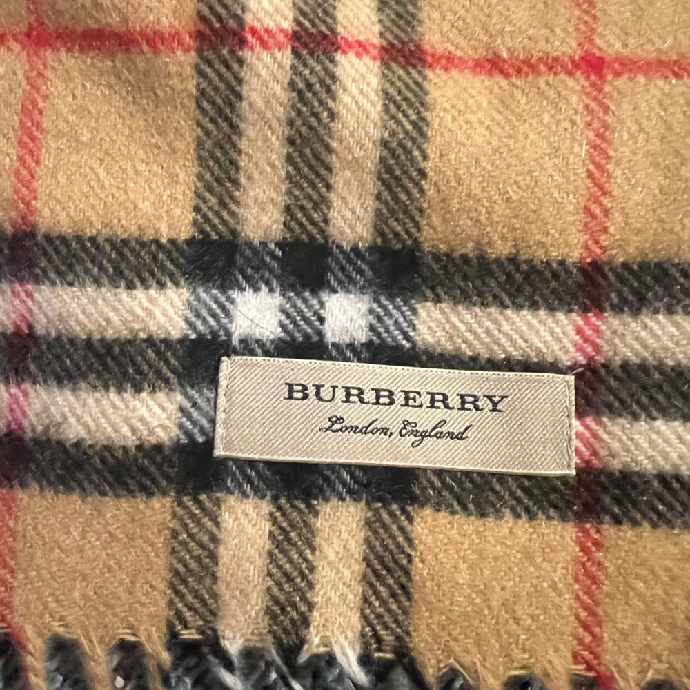 Burberry London 100% Cashmere scarf - Picture 3 of 4